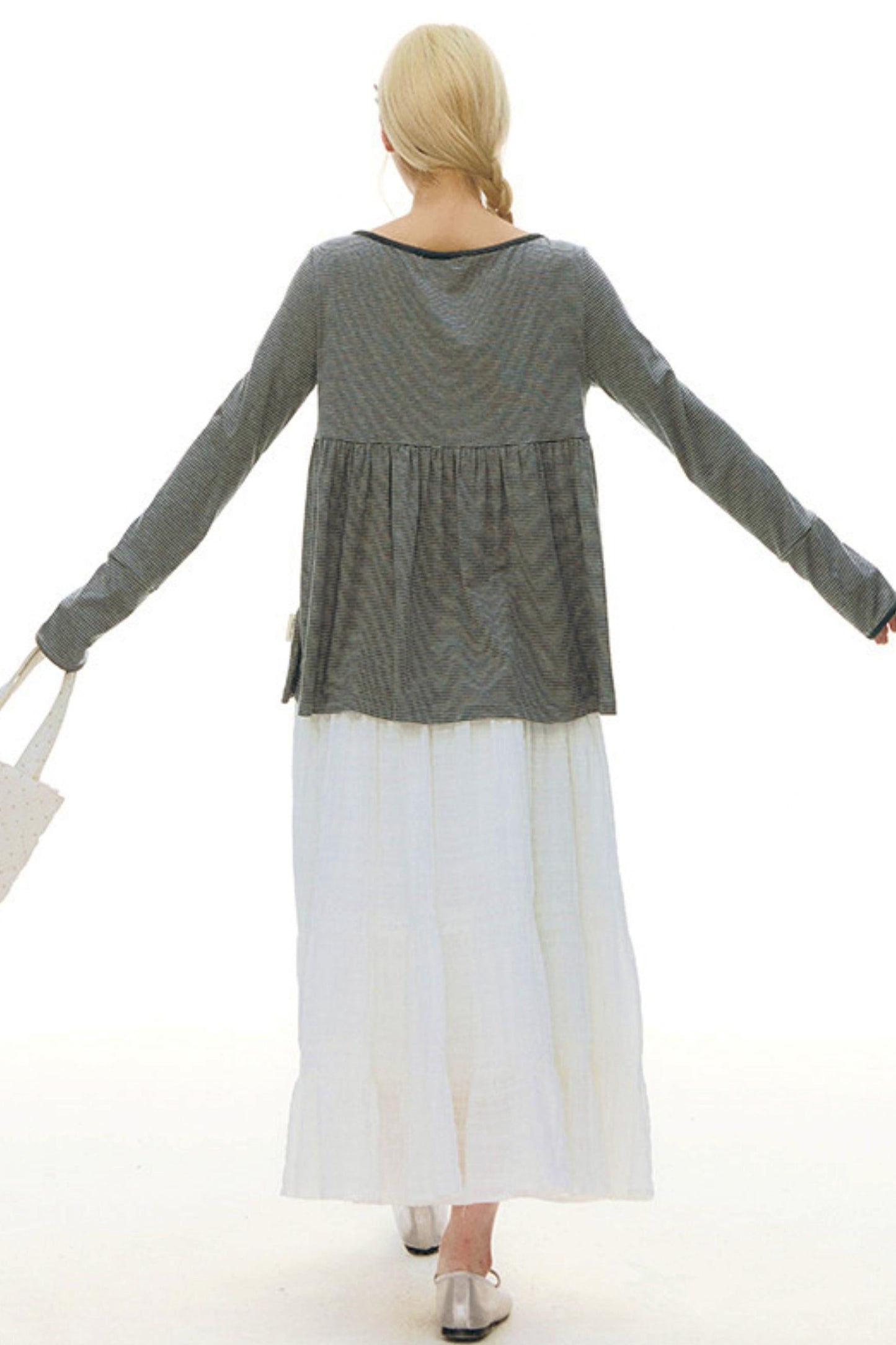 Color Block Flare Top With Neckline
