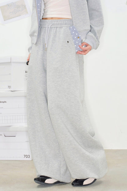 Mode Hoodie + Loose Pants