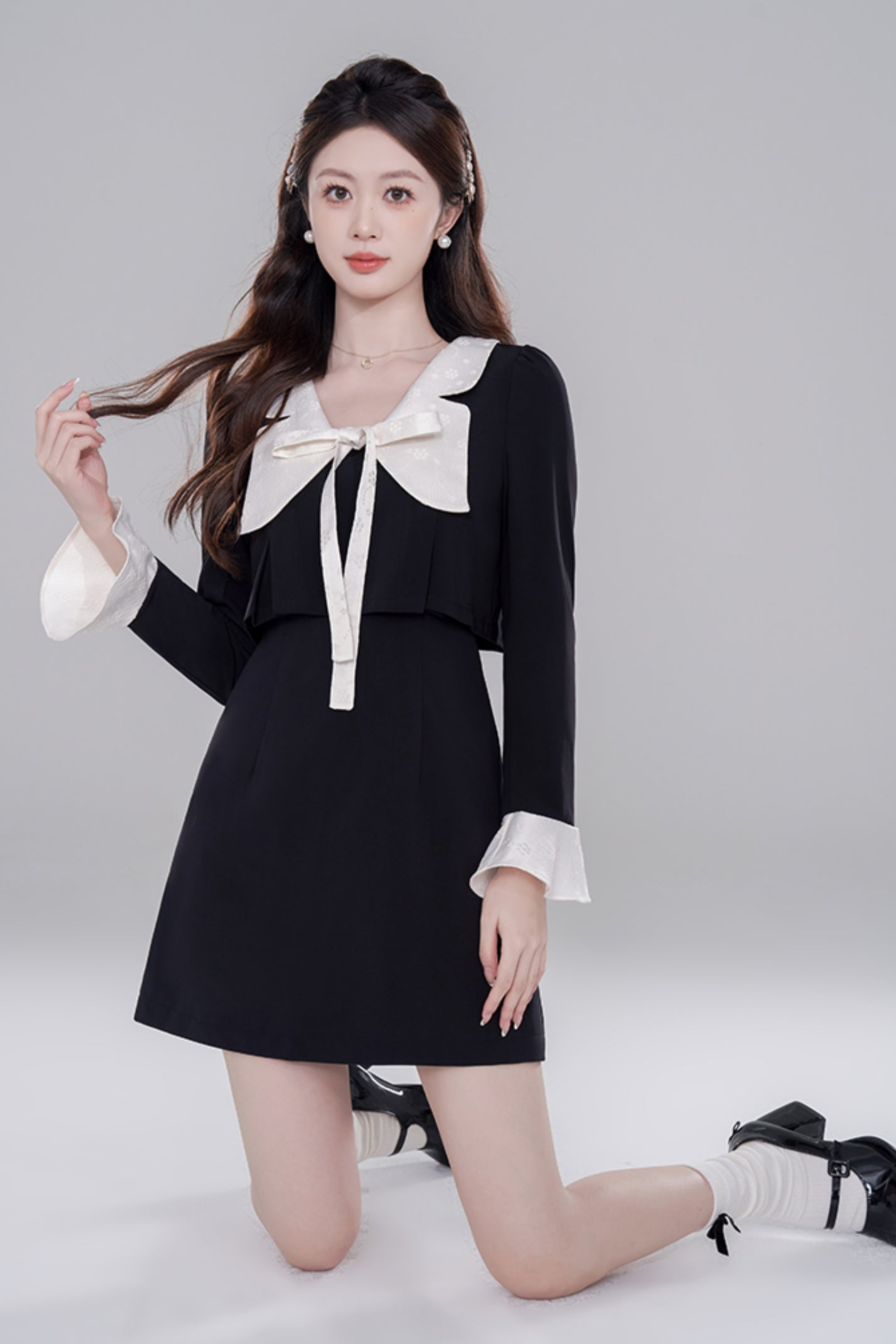 Black Neck Rich Daughter Dress