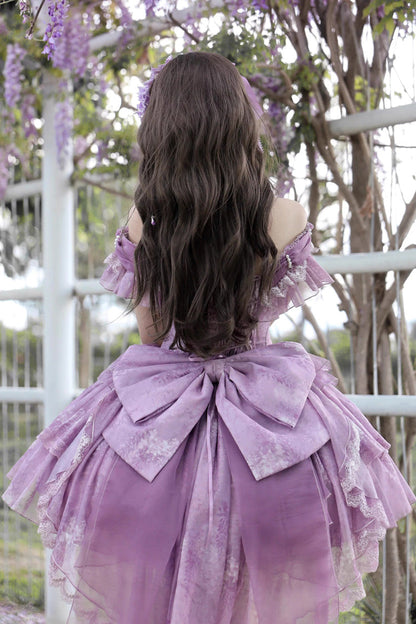 Finely Styled Dress with a Classic Vintage Look