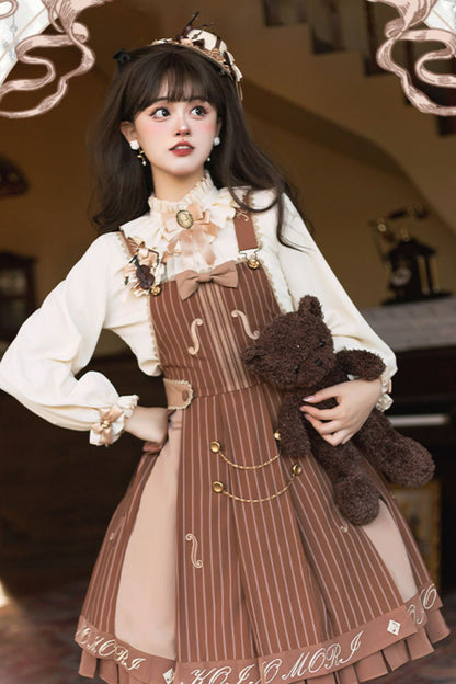 Finely Styled Dress with a Classic Vintage Look