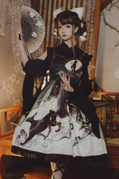Finely Styled Dress with a Classic Vintage Look