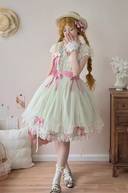 Finely Styled Dress with a Classic Vintage Look