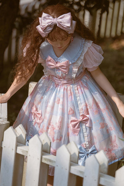 Finely Styled Dress with a Classic Vintage Look