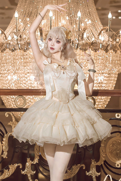 Finely Styled Dress with a Classic Vintage Look