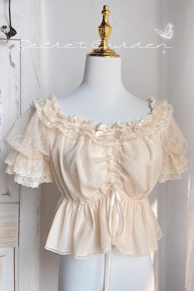 Casually Elegant Blouse with a Refined Edge