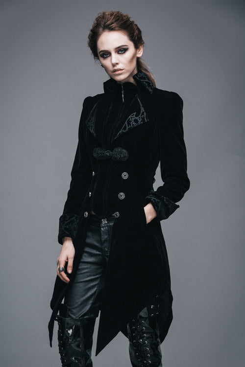 Beautifully Finished Coat in a Timeless Design