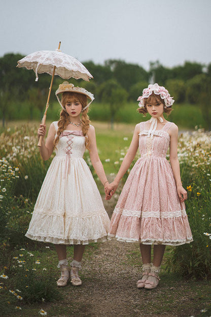 Finely Styled Dress with a Classic Vintage Look
