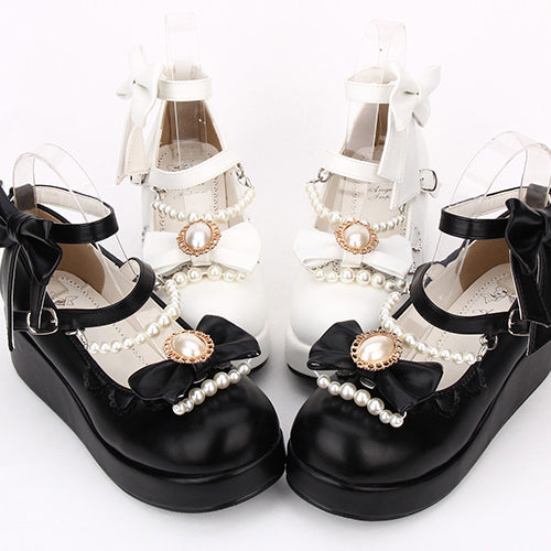 Effortlessly Elegant Shoes with a Timeless Design