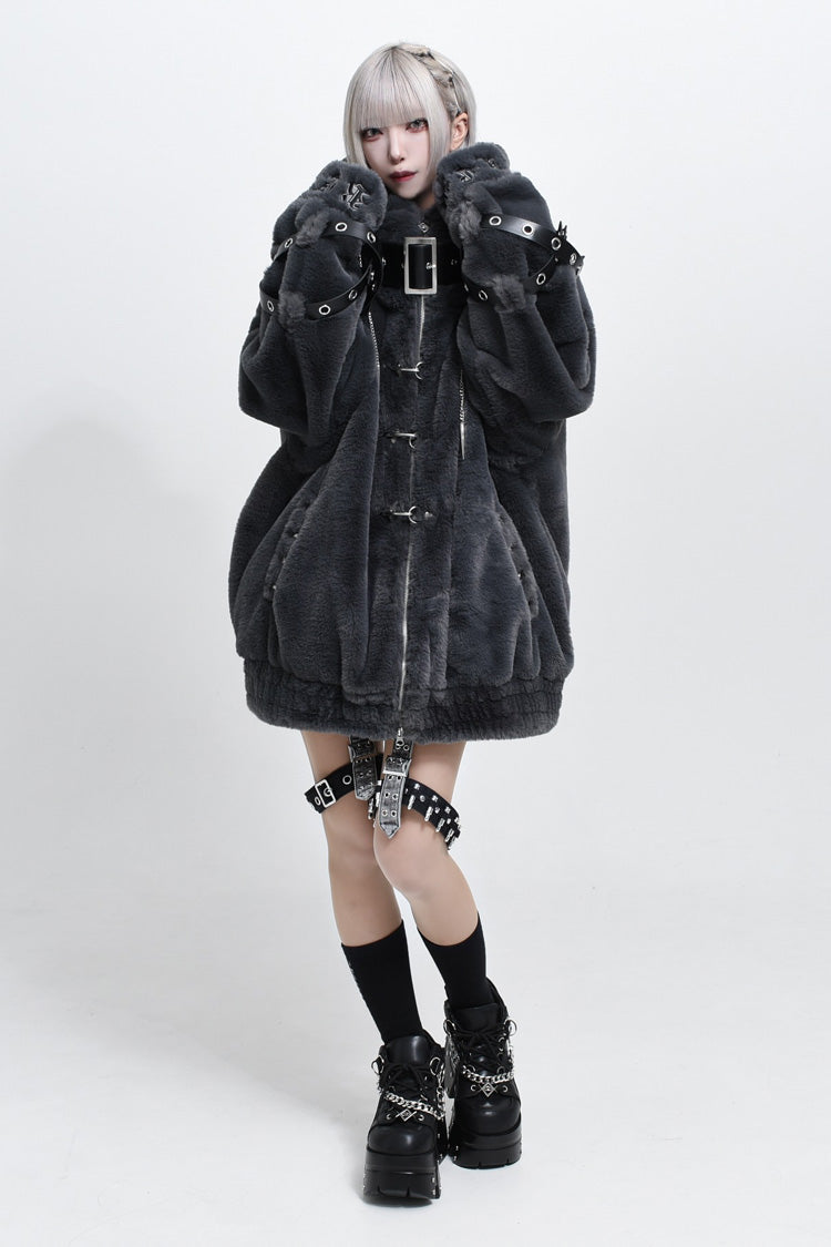 Beautifully Finished Coat in a Timeless Design