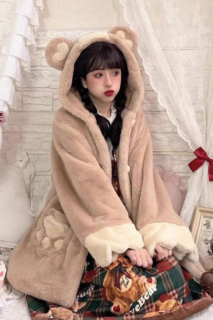 Subtly Elegant Coat with a Refined Vintage Look