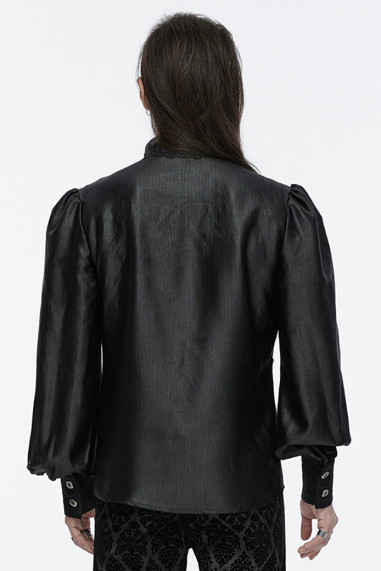 Finely Styled Shirt with a Classic Vintage Look