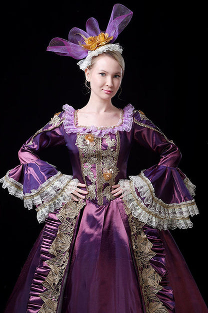 Finely Styled Dress with a Classic Vintage Look