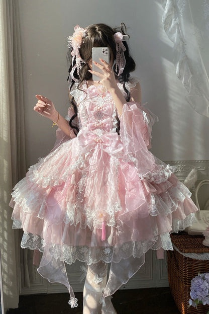 Subtly Elegant Dress with a Refined Vintage Look
