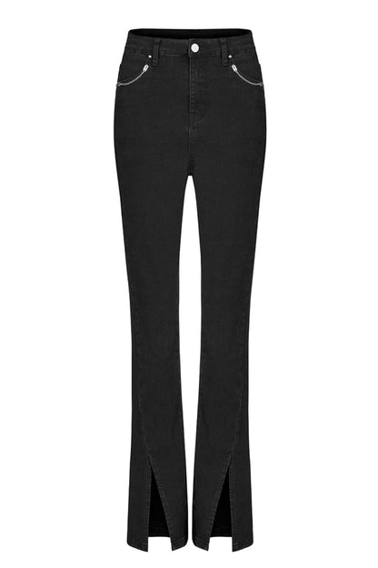 Thoughtfully Designed Pants in a Timeless Style