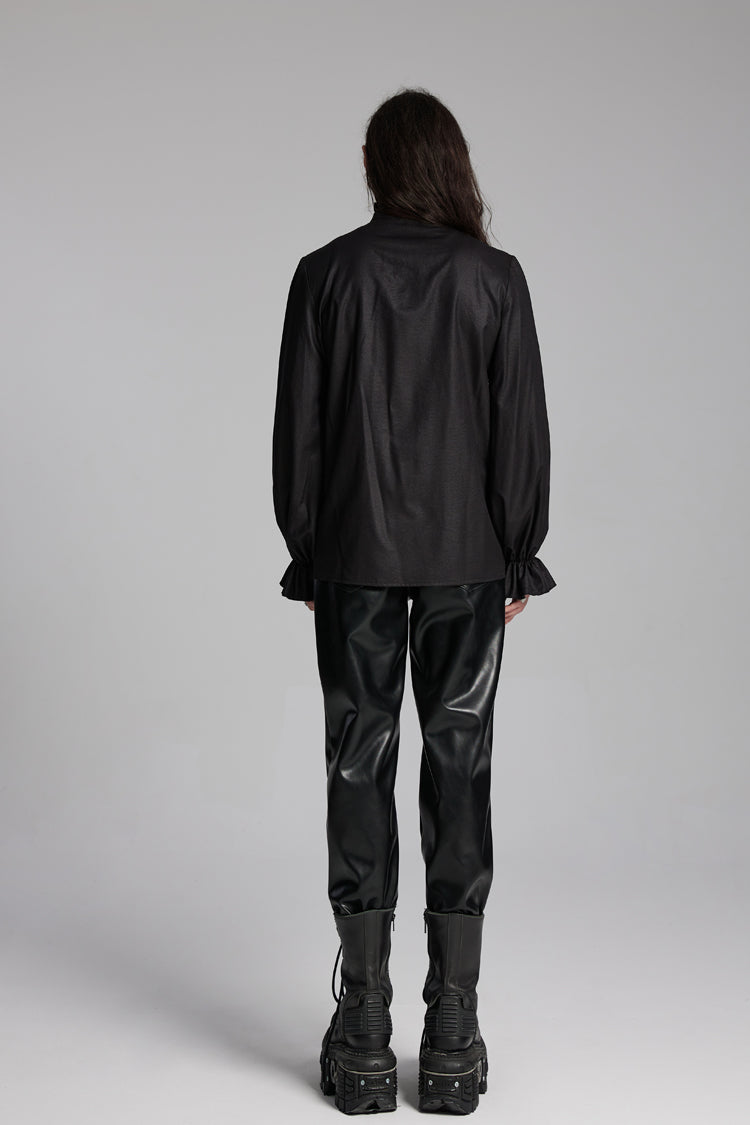 Beautifully Crafted Blouse in a Classic Style