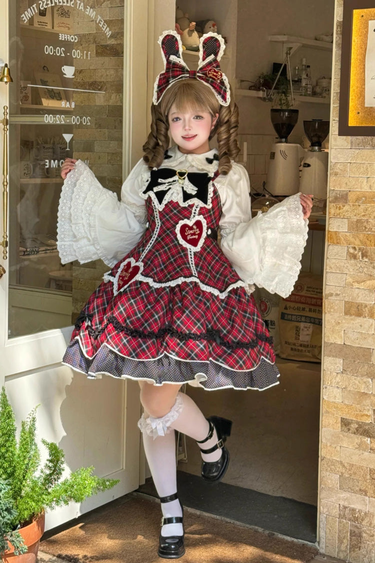 Finely Styled Dress with a Classic Vintage Look