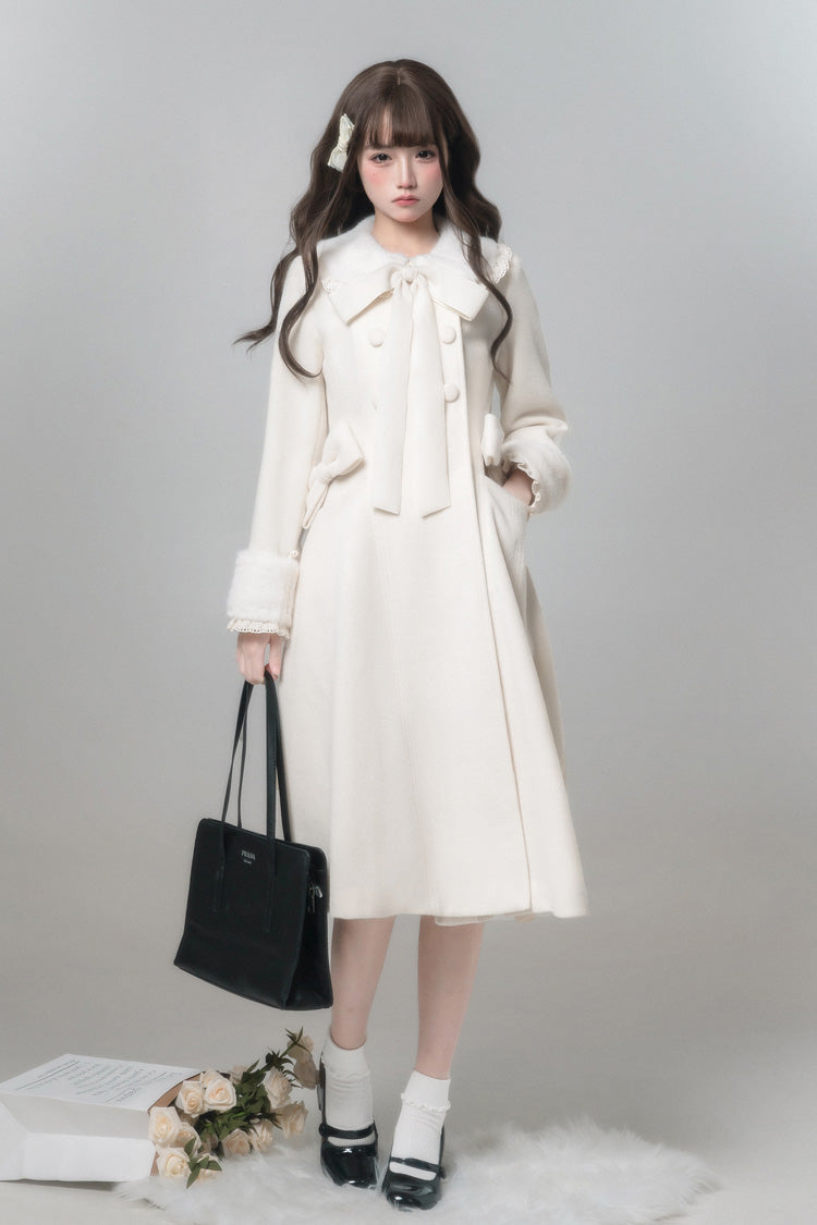 Beautifully Finished Coat in a Timeless Design