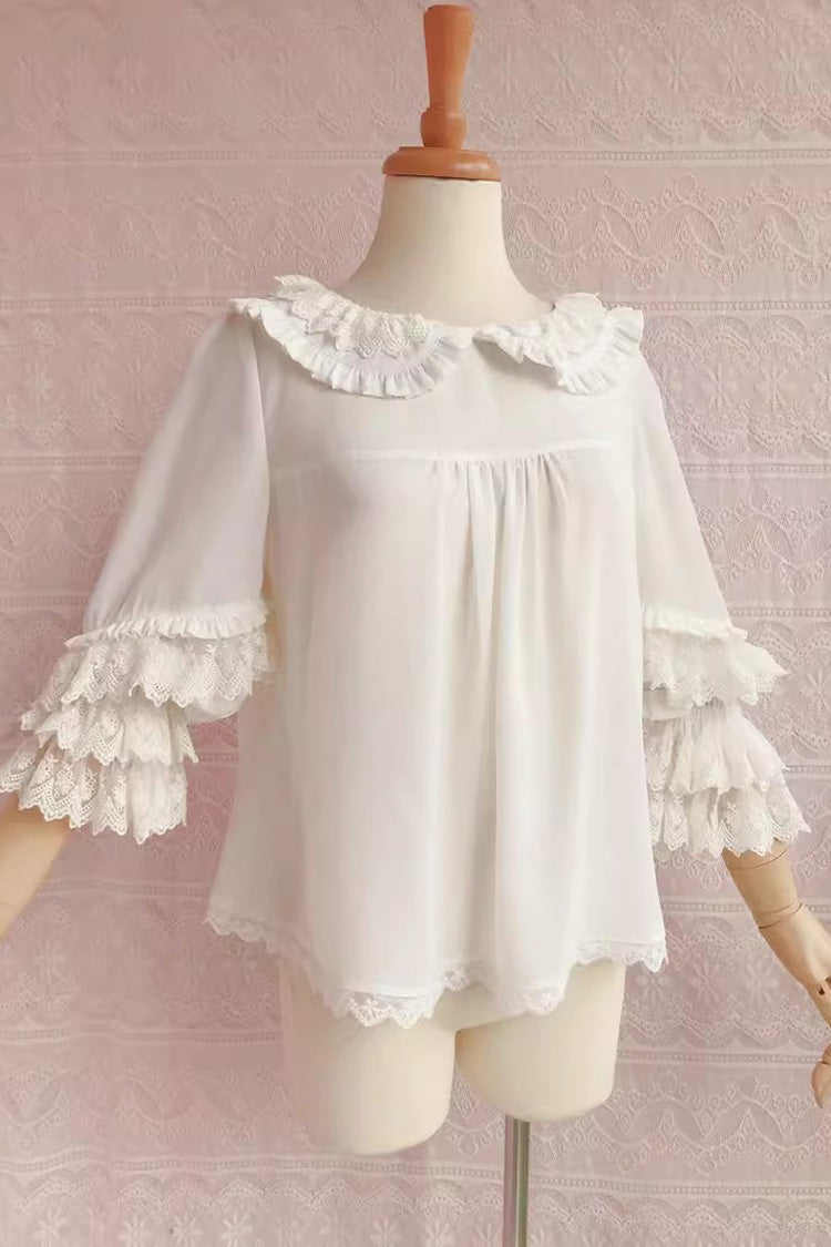 Casually Elegant Blouse with a Refined Edge