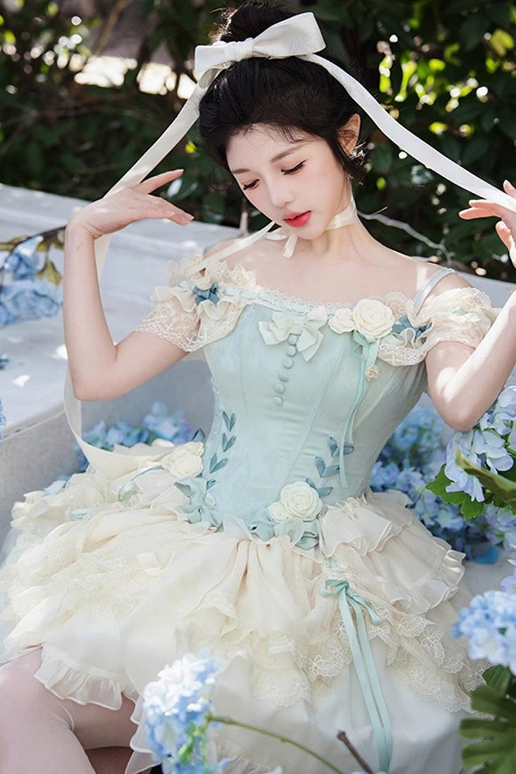 Finely Styled Dress with a Classic Vintage Look
