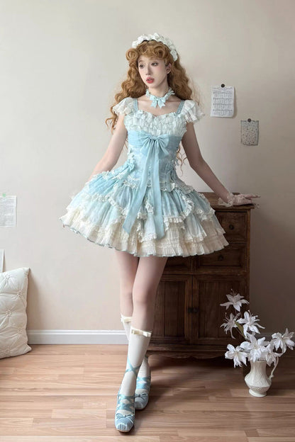 Subtly Elegant Dress with a Refined Vintage Look