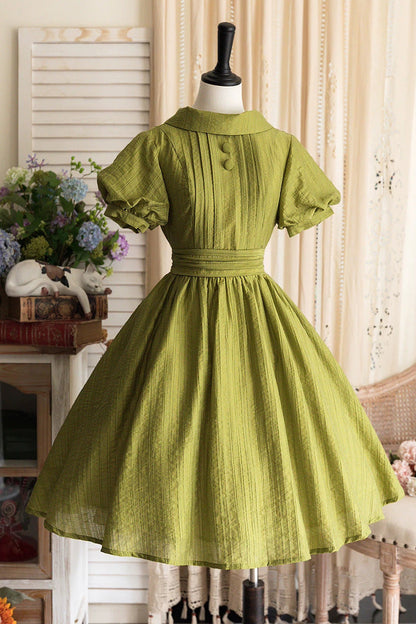 Subtly Elegant Dress with a Refined Vintage Look