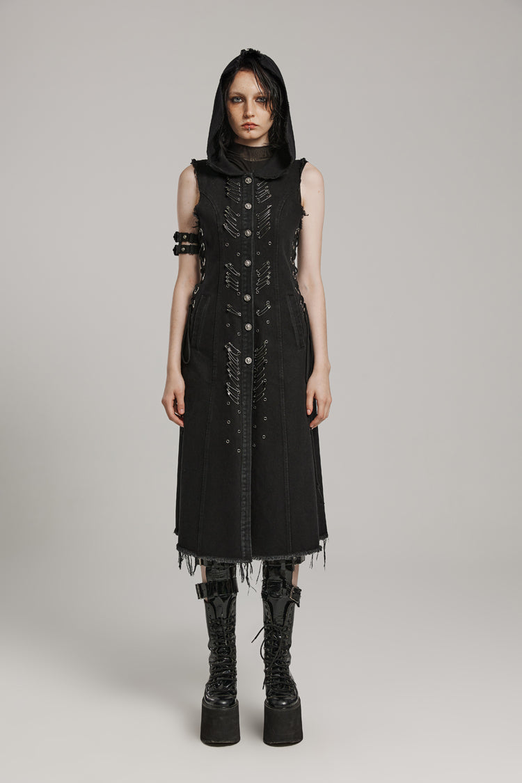 Casually Elegant Garment with a Refined Edge