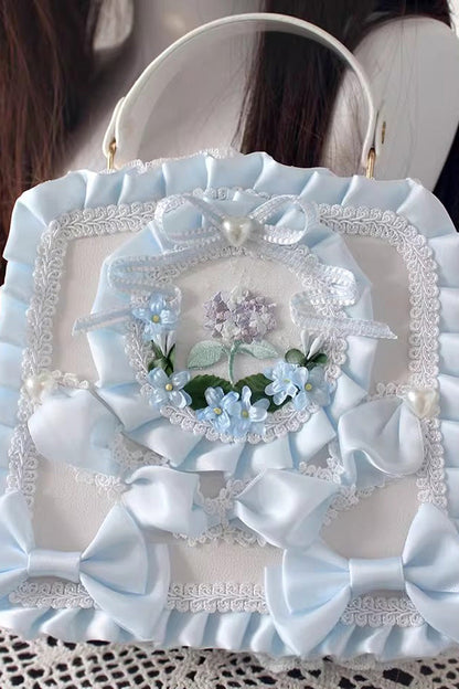 Vintage Style Bag with a Modern Fit