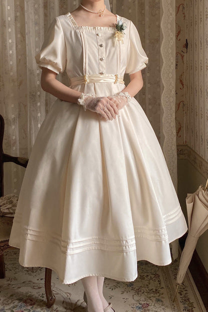 Classic Vintage Dress with a Flattering Fit