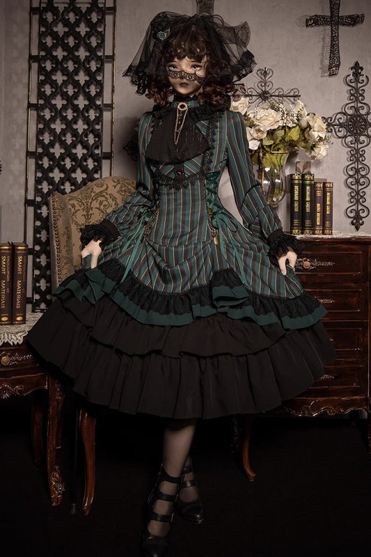 Subtly Elegant Dress with a Refined Vintage Look