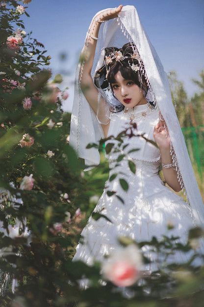 Finely Styled Dress with a Classic Vintage Look