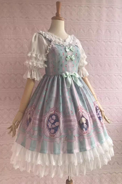 Finely Styled Dress with a Classic Vintage Look