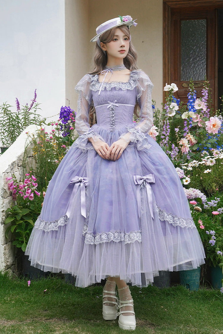 Finely Styled Dress with a Classic Vintage Look