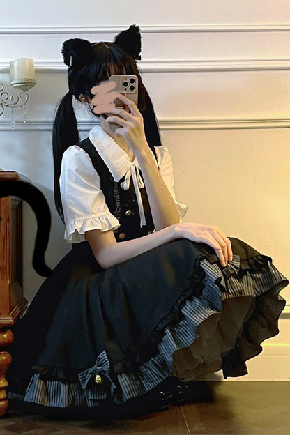 Finely Styled Dress with a Classic Vintage Look