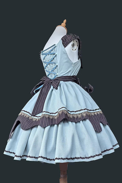 Beautifully Finished Dress in a Timeless Design