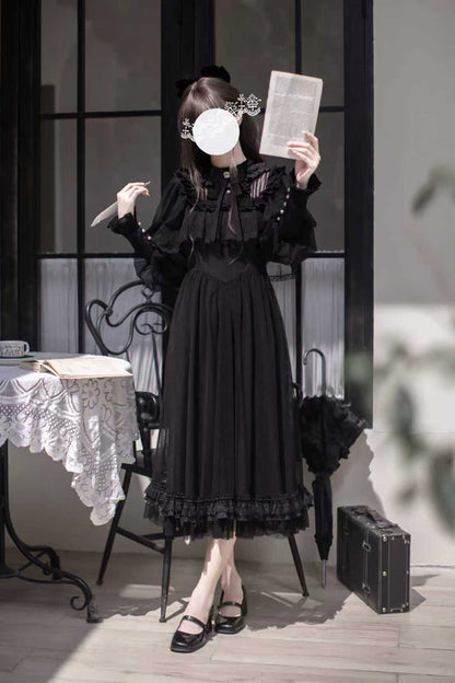 Subtly Elegant Dress with a Refined Vintage Look