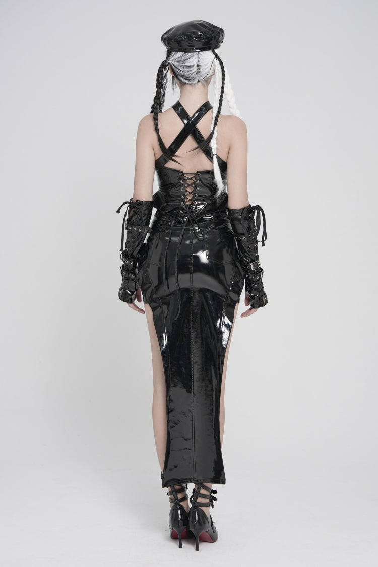 Casually Elegant Garment with a Refined Edge