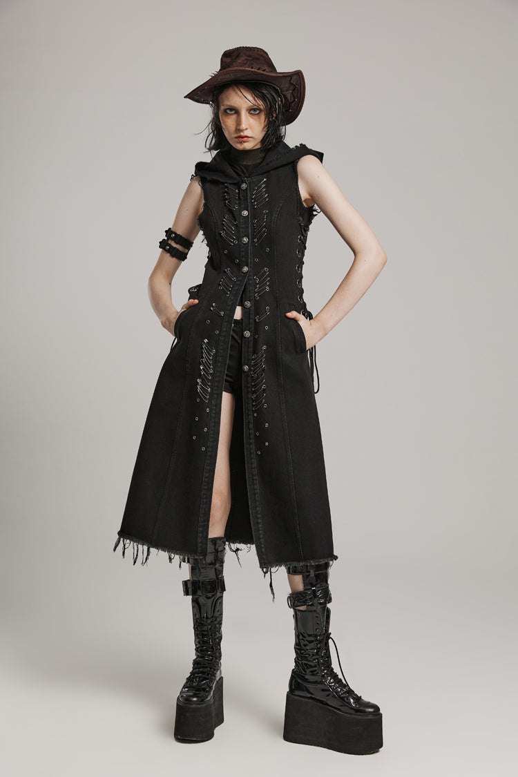 Casually Elegant Garment with a Refined Edge
