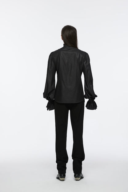 Sophisticated Blouse with a Clean Classic Look