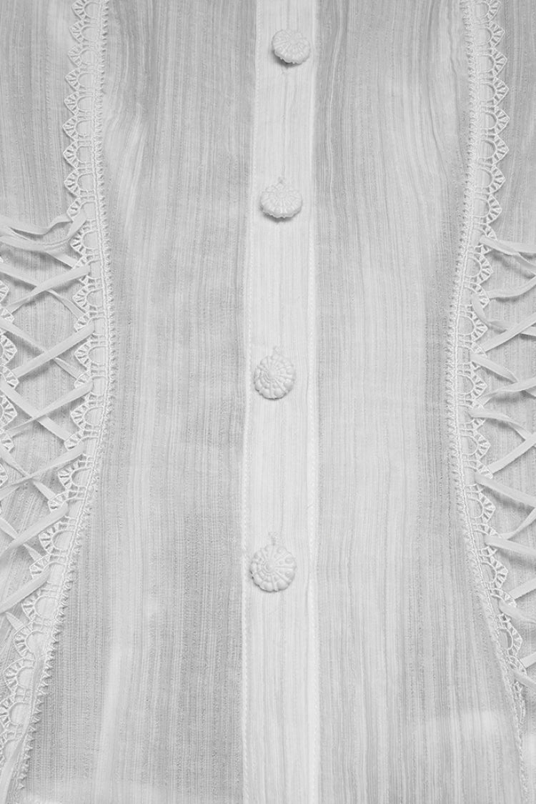 Casually Elegant Blouse with a Refined Edge