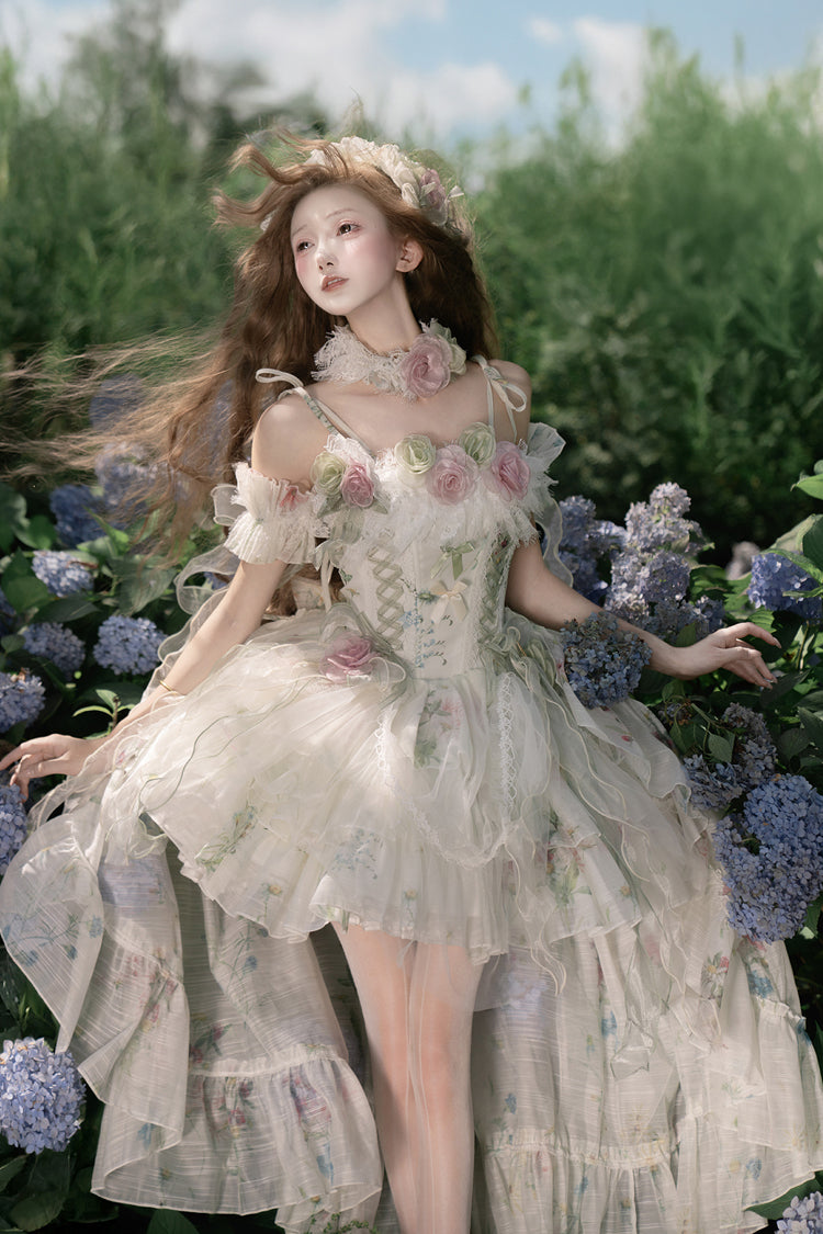 Finely Styled Dress with a Classic Vintage Look