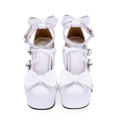 Effortlessly Elegant Shoes with a Timeless Design