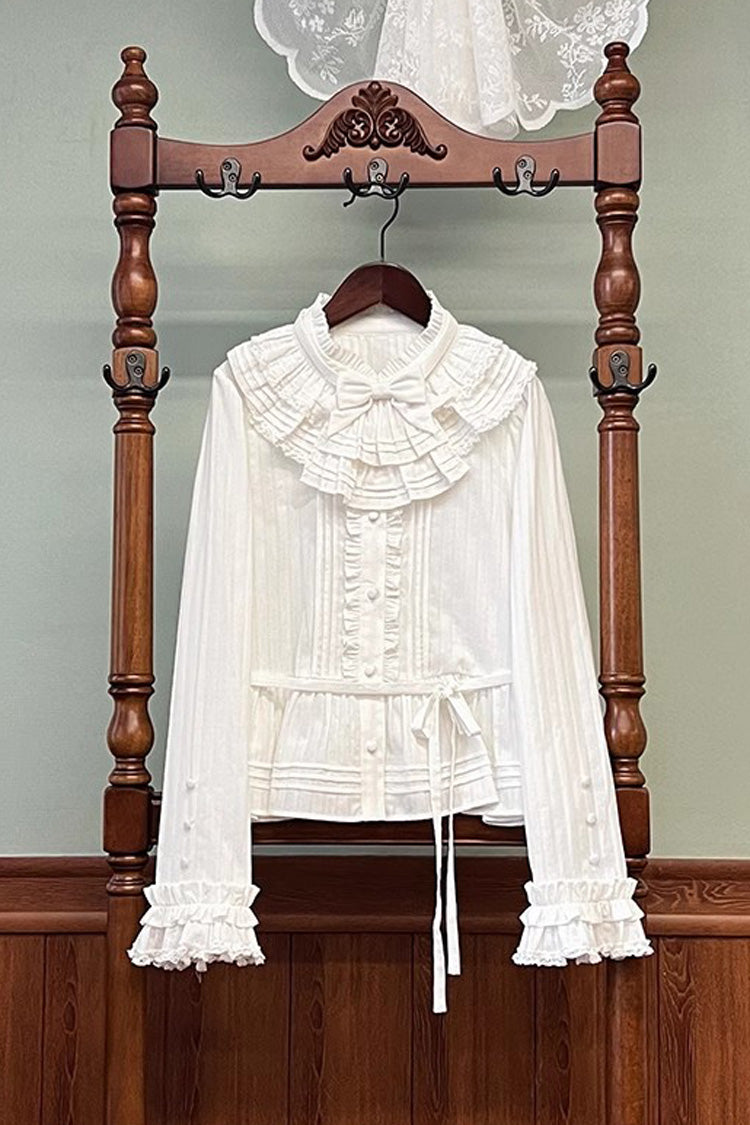 Casually Elegant Blouse with a Refined Edge