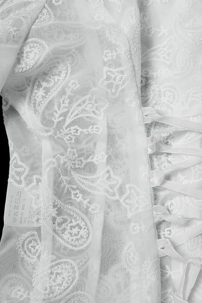 Casually Elegant Blouse with a Refined Edge
