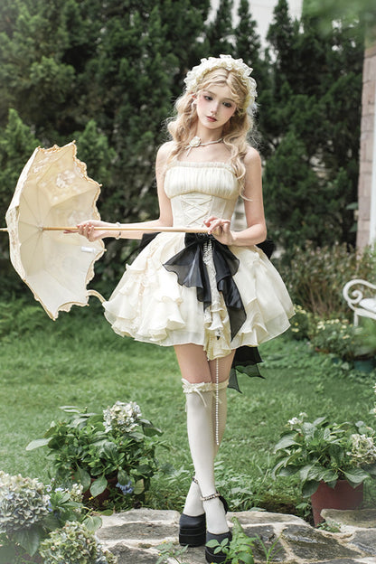Subtly Elegant Dress with a Refined Vintage Look