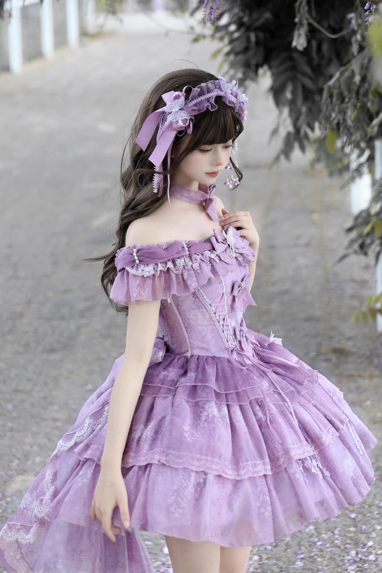 Finely Styled Dress with a Classic Vintage Look