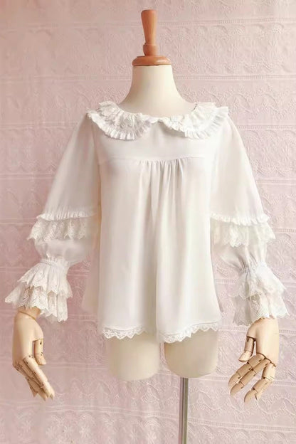 Casually Elegant Blouse with a Refined Edge