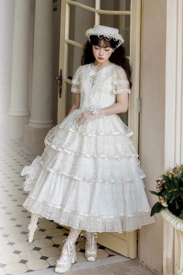 Finely Styled Dress with a Classic Vintage Look