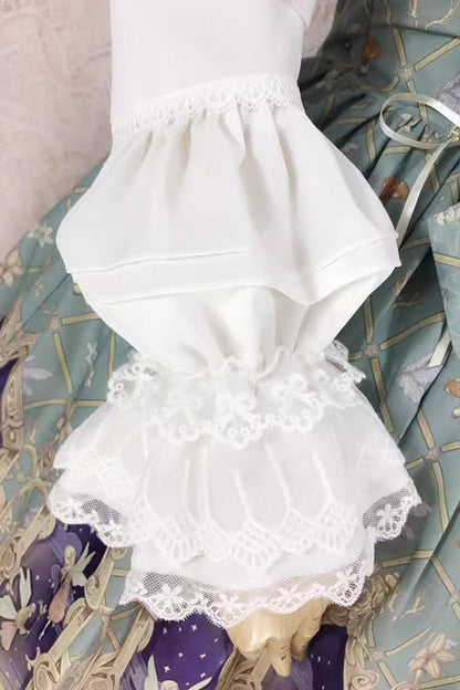 Beautifully Finished Blouse in a Timeless Design