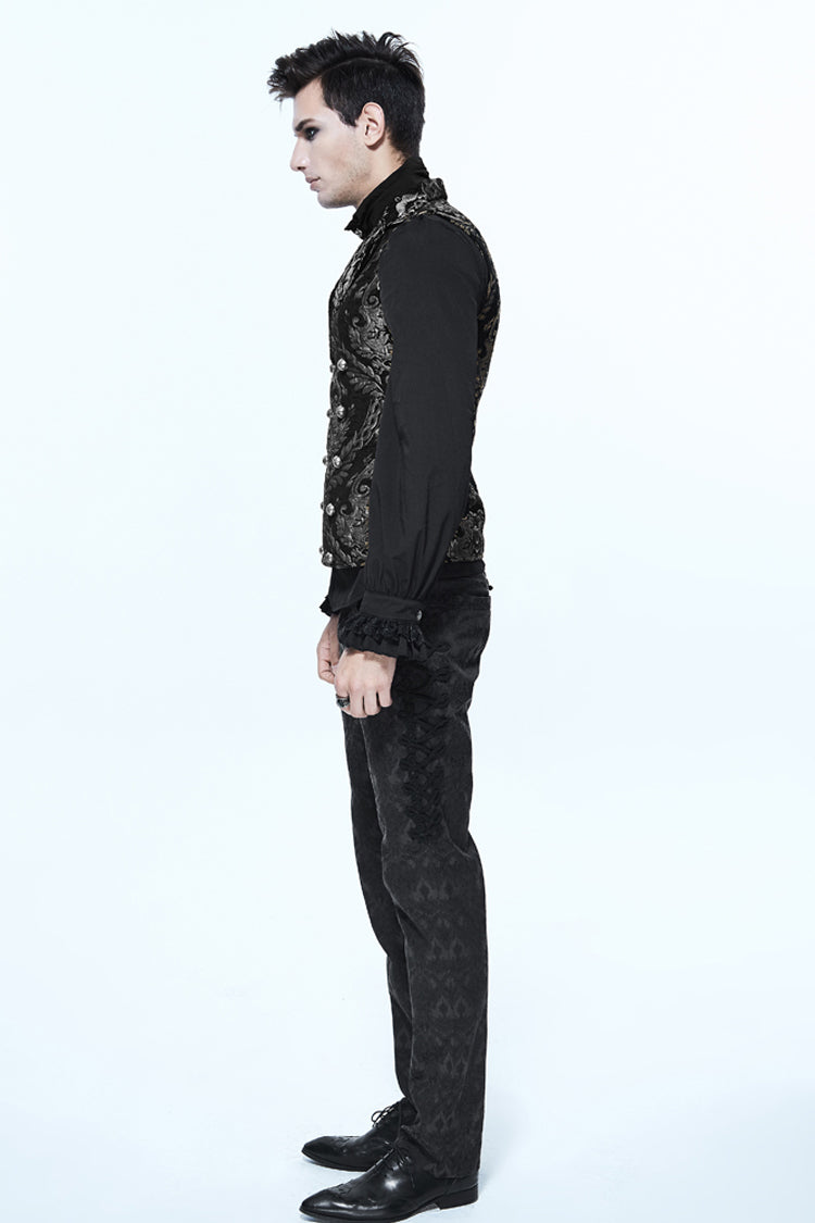 Finely Styled Coat with a Classic Vintage Look